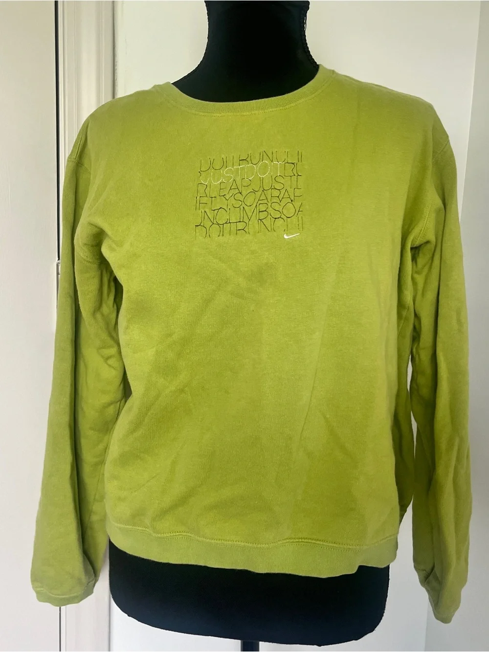 VTG Y2K Nike Lime Green Just Do It Crewneck Sweatshirt Size Small | Embroidered